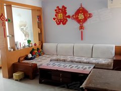 新泰一中龙池路向阳小区四楼,三室家具家电齐全,客厅有空调,年租1万出租房源真实图片