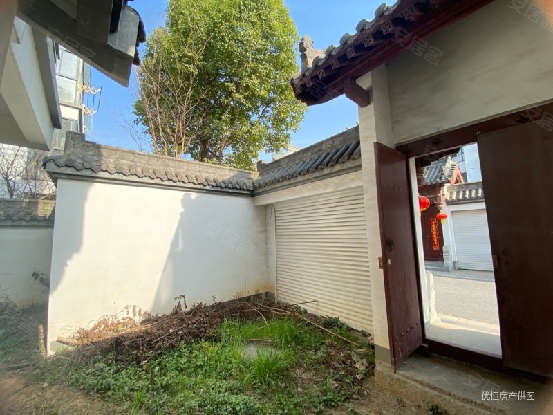 宝华山下徽派建筑风别墅南北花园独立车库价格可谈