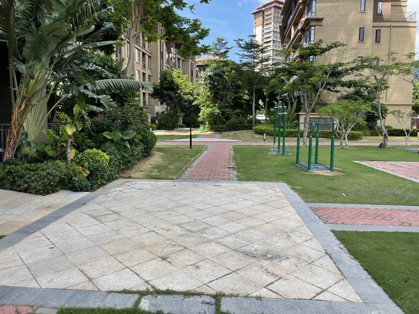 三亚吉阳迎宾路南电园月川桥头 青春颂广场 精装5房2卫 家具家电齐全