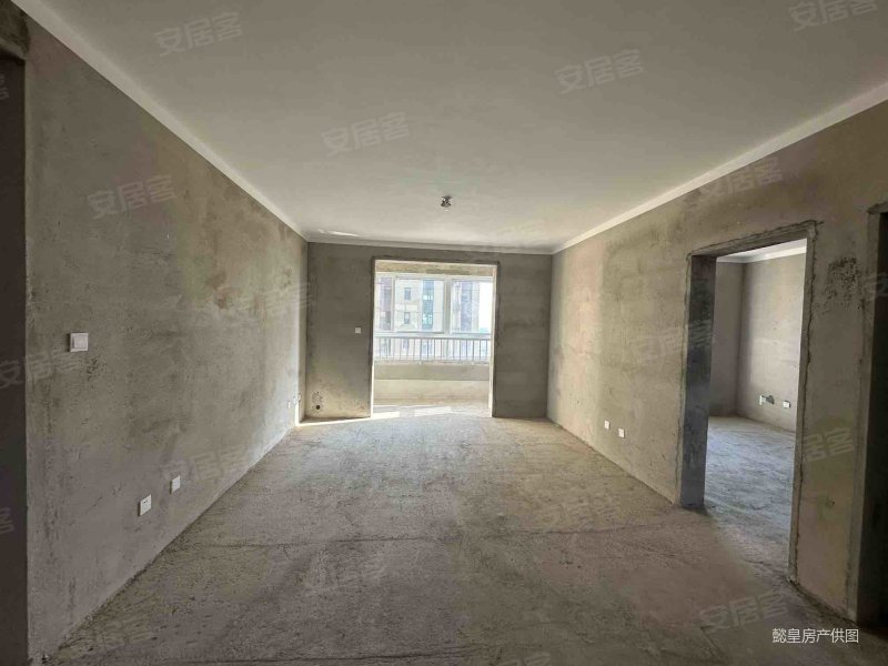 满二餐客一体南北通透边户三室路劲御城二期中间楼层采光好