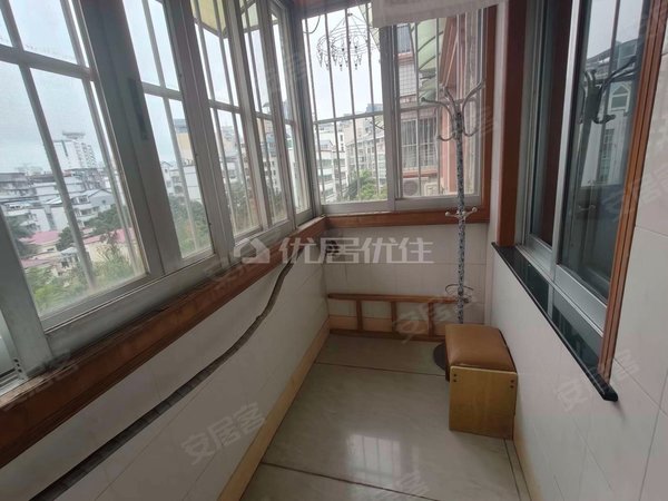 琅西地铁 卓立对面 香港花园 电梯房 3室2厅2卫,青秀租房-南宁58安居