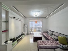 巴中巴州回风回风龙湖花园三室 出行方便 生活成本低 价格实惠 拎包入住出租房源真实图片