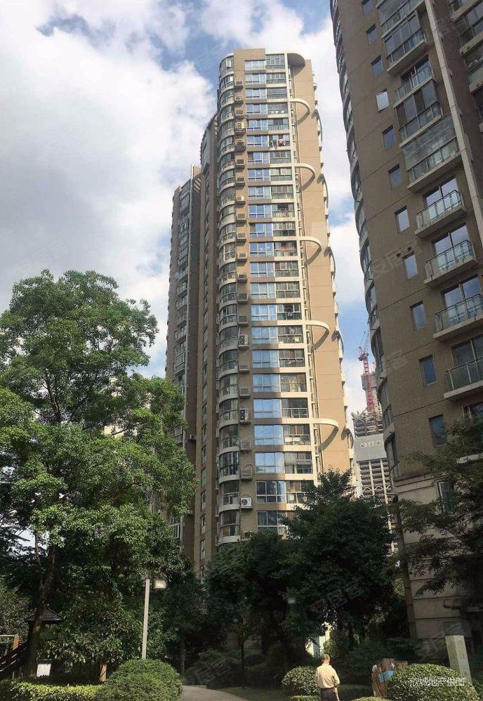 南京房产网>南京二手房>建邺二手房>建邺万达广场二手房>星雨华府>