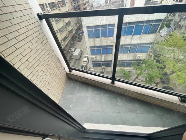 深圳龙岗坂田海发大厦海发大厦 1室0厅1卫 南北通透 配套齐全 精装修