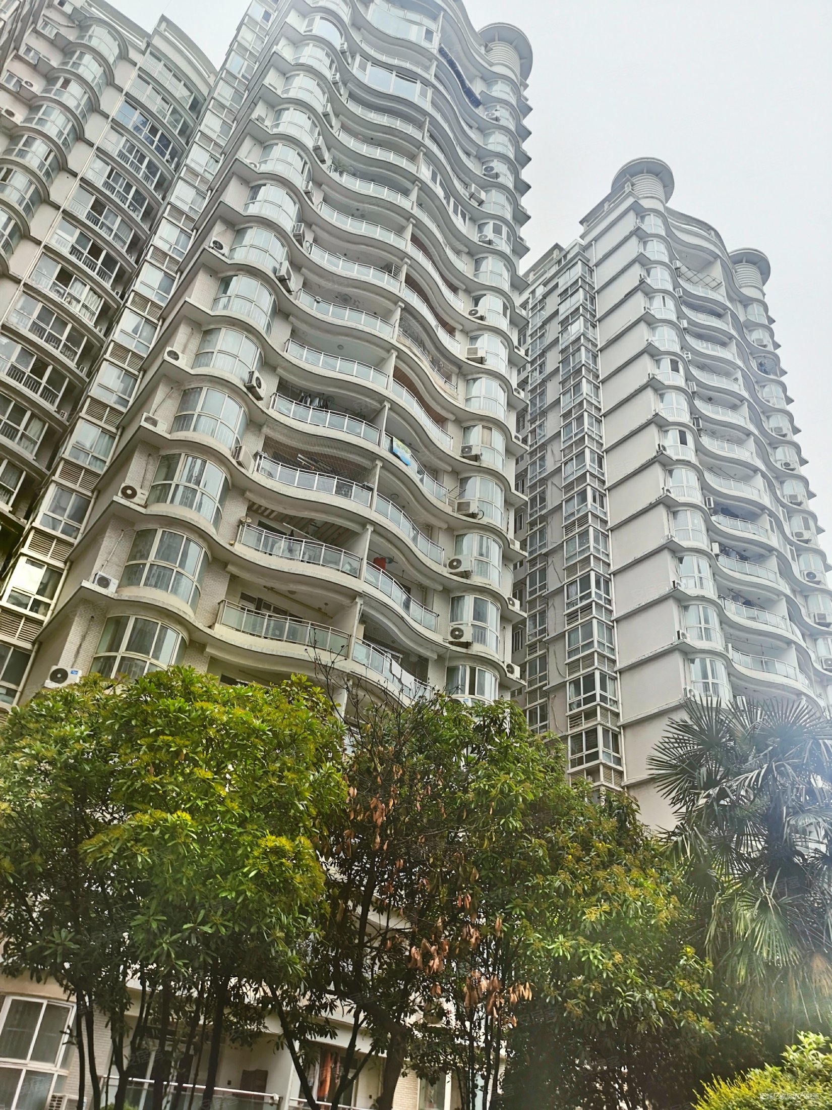 凤栖原地铁口,茗景城电梯三室,观景层无遮挡采光,可