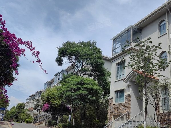 昆明呈贡建工新城果林溪谷(别墅)经开区果林溪谷联排别墅出租出租房源