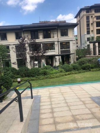 美好奉玺台 230平 398万 送车位送取暖费送物业费忍痛出