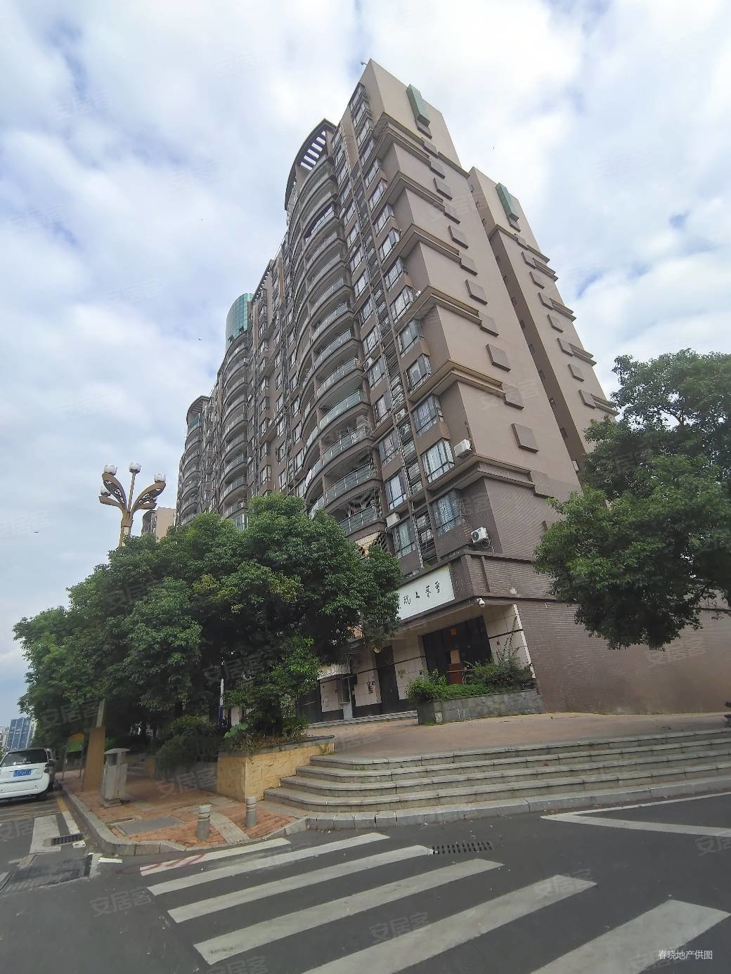 东成花园3室2厅2卫97.12㎡南北154万