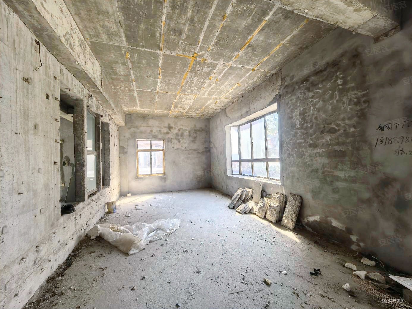 阳明山庄5室2厅2卫360㎡南北555万