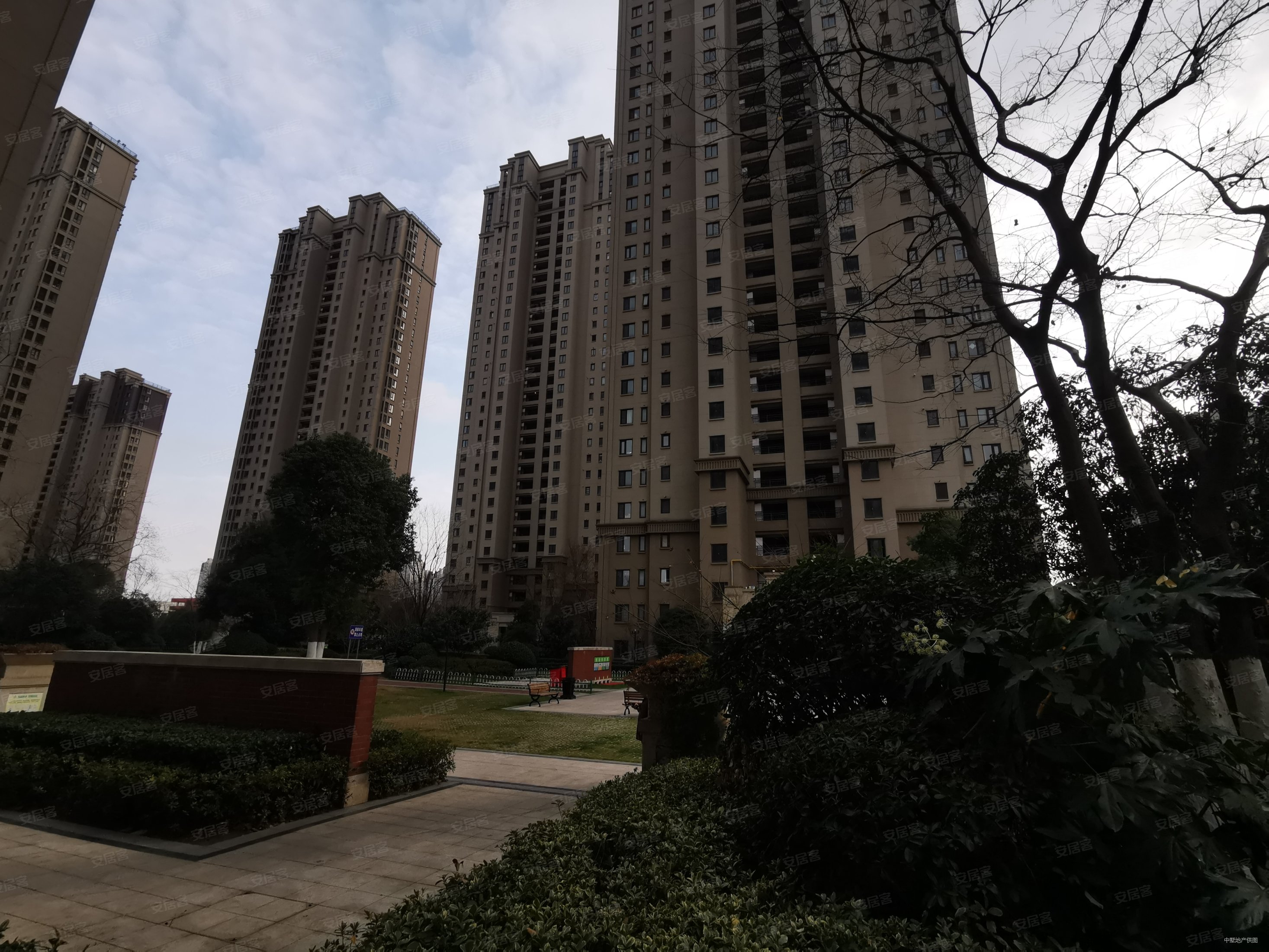 万科森林公园御庭精装小面积76平米房型正看房随时只要220万