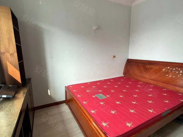 街吧前面两室两厅家电齐全,拎包入住光线好离广达英业达金凤近,沙坪坝