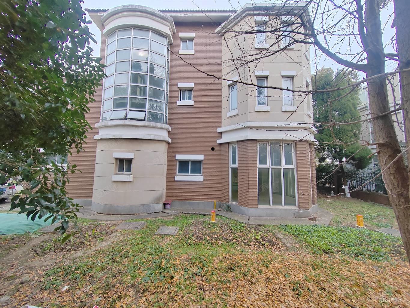 花都艺墅(别墅)二手房,1499万,5室2厅,4卫,255平米-昆山安居客