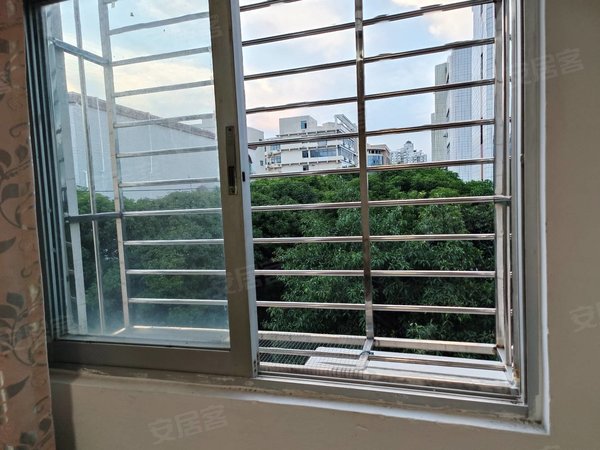 泉州鲤城清濛开发区建兴大厦房dong直租 房子在太子酒店斜对面新装修