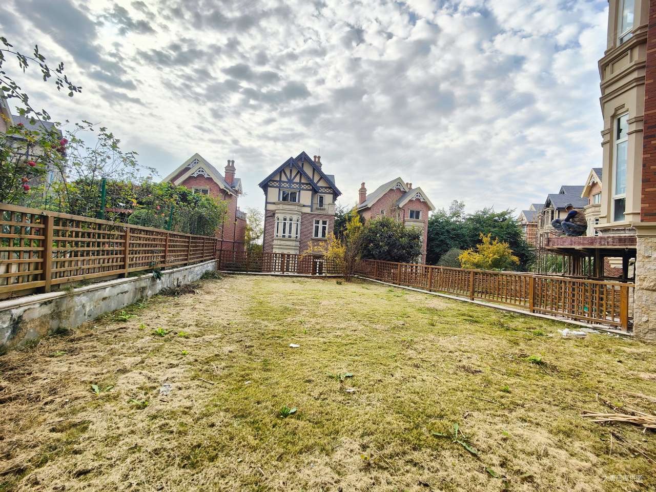 牧山丽景三期独栋带大花园满五产权清晰有电梯急卖