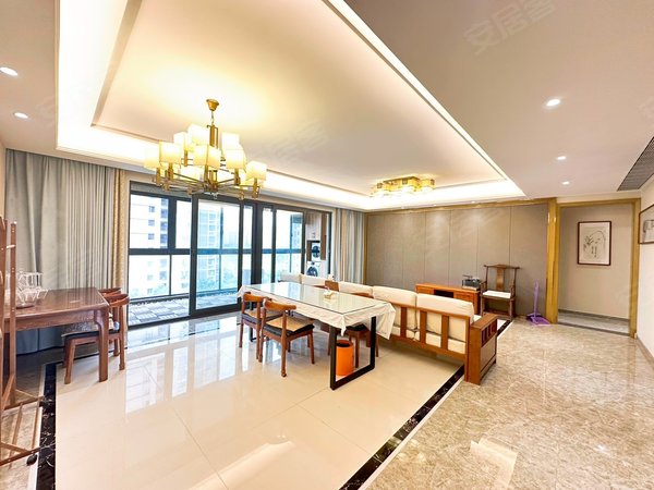 无锡滨湖太湖富力十号(b区)富力精装大平层四房,实木家具带地暖,近