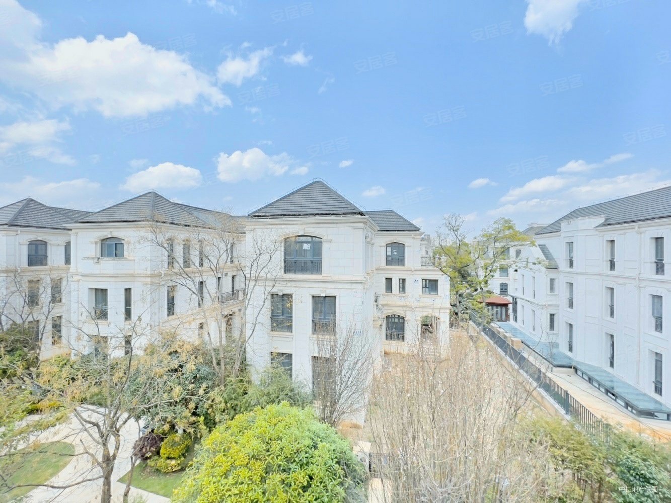 俊发生态半岛滇池one独栋别墅带3亩花园