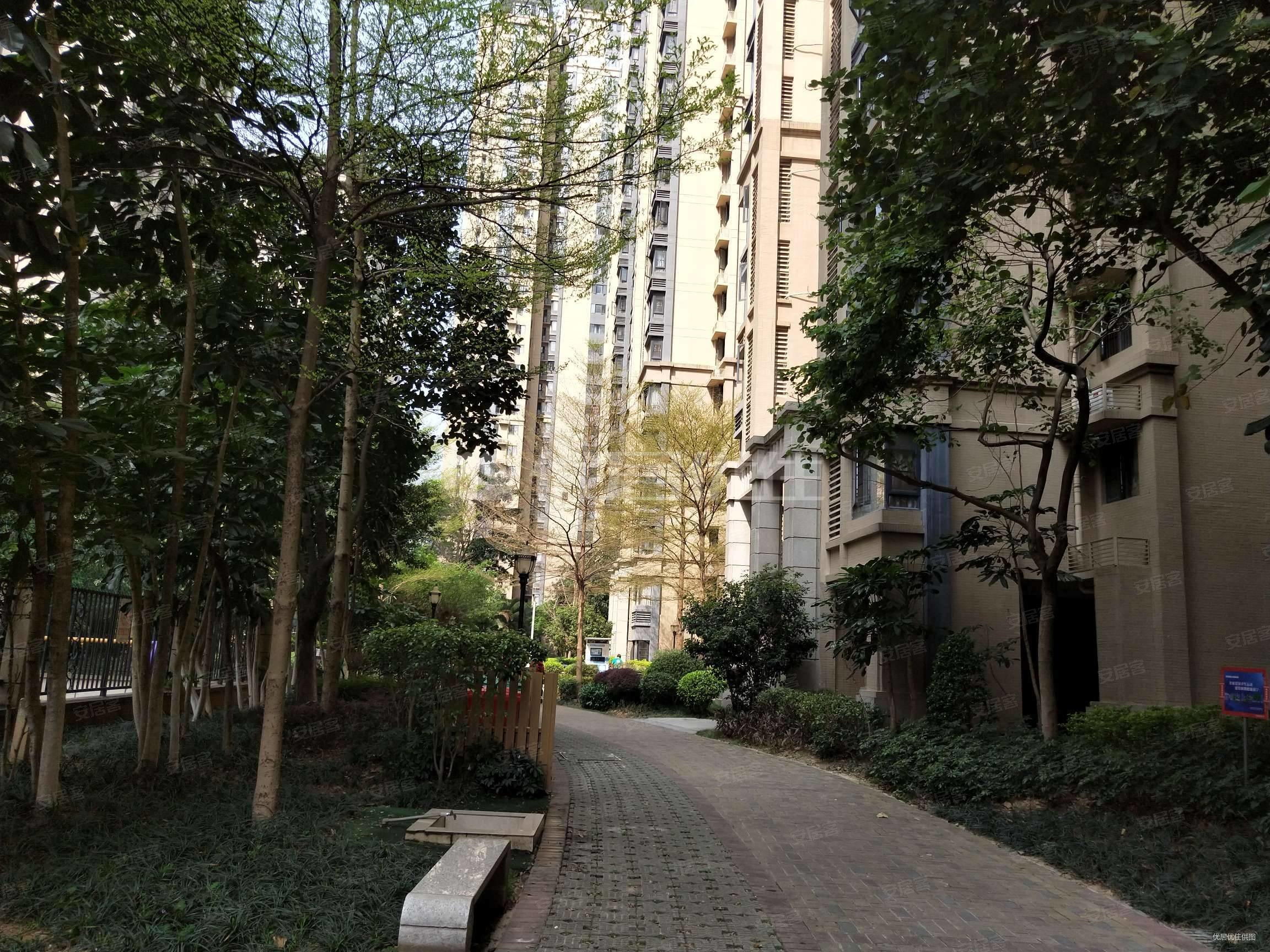 南宁房产网>南宁二手房>西乡塘二手房>相思湖新区二手房>中海御湖熙岸