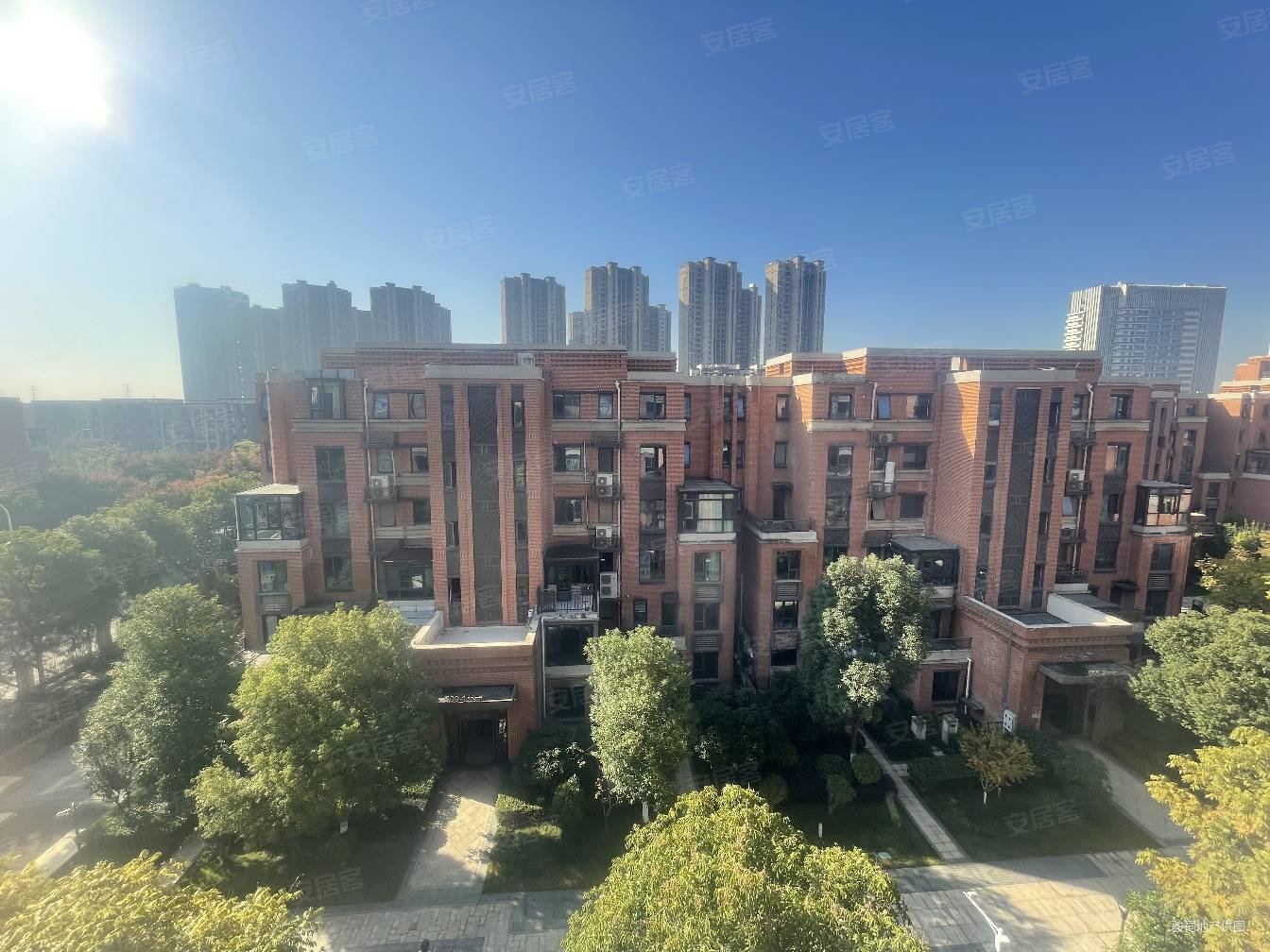 九龙湖洋房买一c送一c 房东诚心出售 价钱可谈,绿地国际博览城玖玺