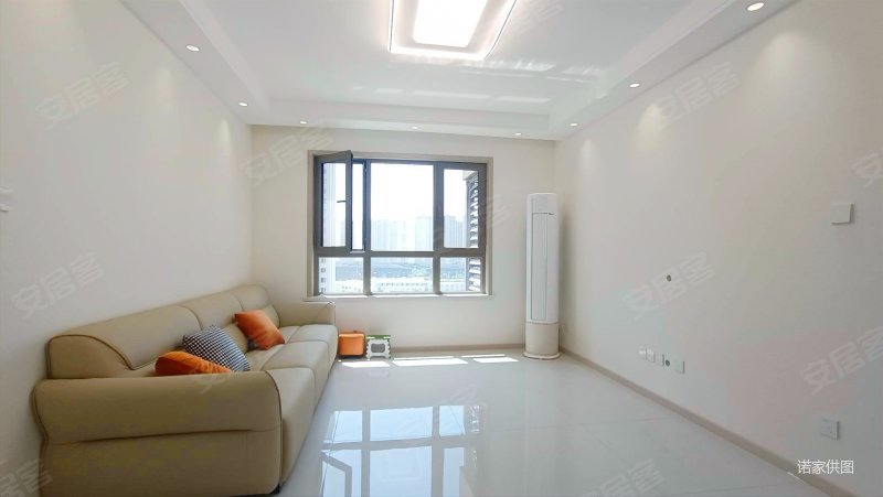 出售 悦湖苑三室两厅两卫精装修