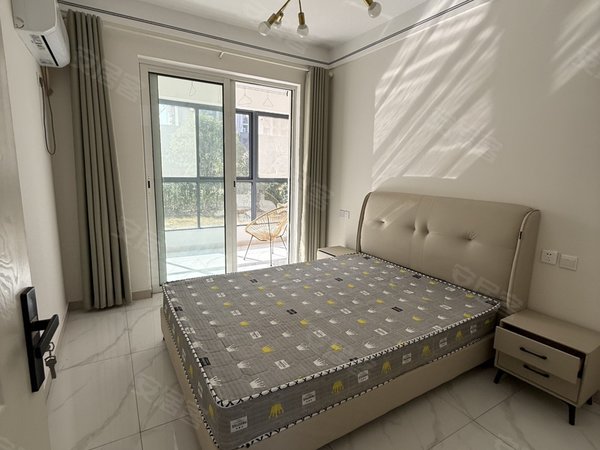 六安金安政务中心碧桂园置地中央公园出租六安市区碧桂园中央公园洋房一楼带院精装三室两厅两卫双阳台出租房源真实图片