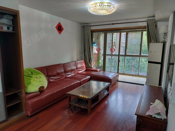 上海宝山高境美岸栖庭(一期公寓住宅)距离长江南路地铁站只有200米