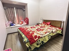 泸州江阳泰安蓝光水岸桂公园三房双卫出租，停车免费，楼下就是购物超市。出租房源真实图片