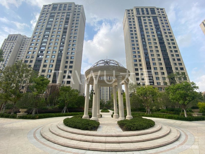 凯利海华府 出行方便 双卫 精装好房 产权清晰 购物方便