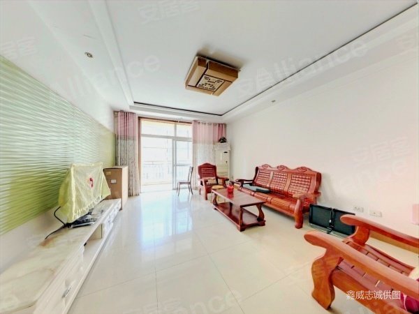 美地家园3室2厅2卫134.2㎡南北131万