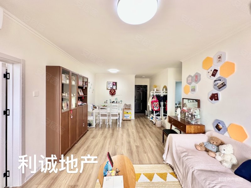 太阳宫地铁站,万方高层品质一居,方便看房价格能商量,万方景轩二手房