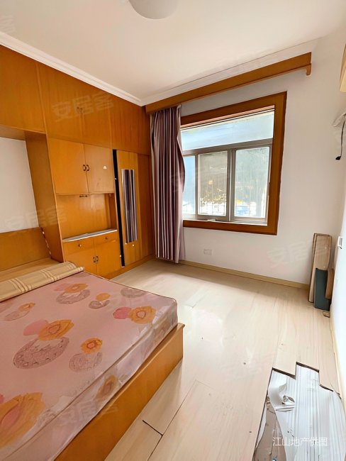 区政府宿舍3室2厅2卫120㎡南北210万