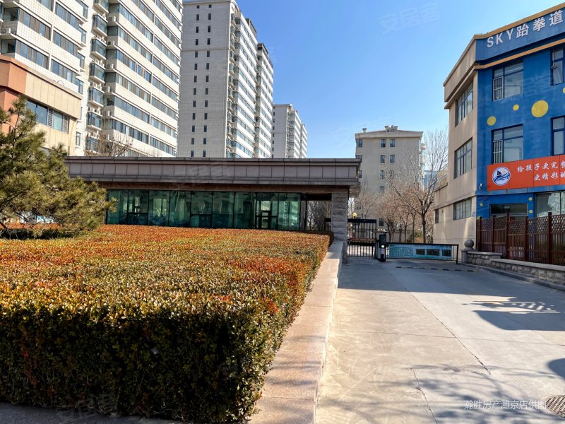 五洲花园电梯房,三室全明户型,客厅带飘窗楼层好有视野,急售