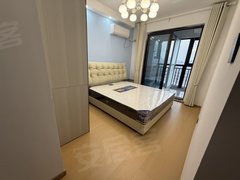 亳州谯城华富广场玫瑰园一室朝南出租，紧邻宝龙广场，南湖公园，拎包入住，可月付出租房源真实图片