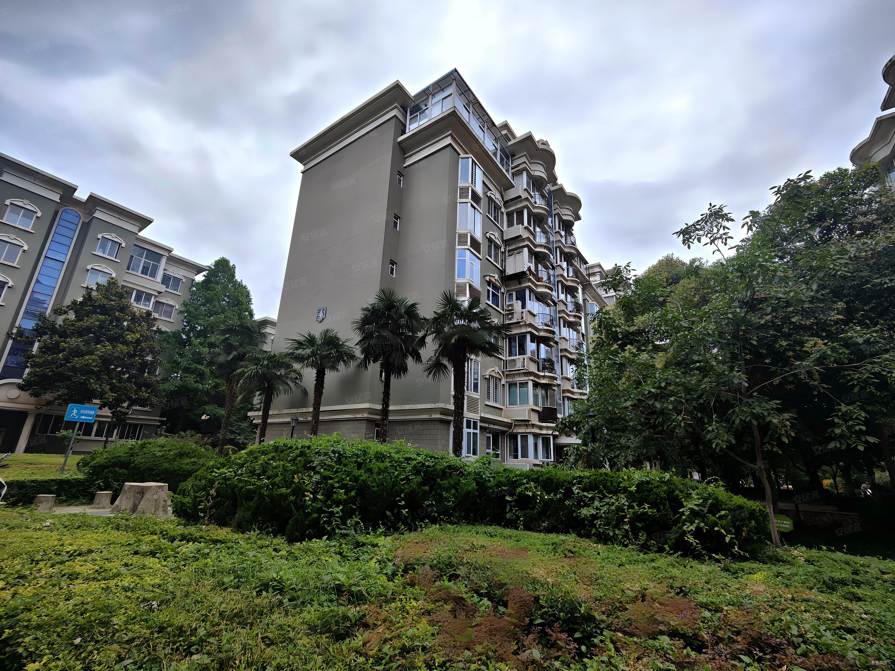 枫叶新都市3室2厅2卫168㎡南北349万