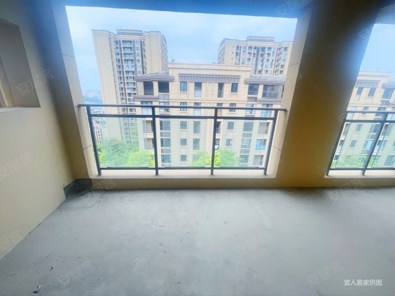 凰城御府有性价比的洋房488万还是端户7米阳台