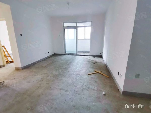 电梯3楼带大露台丽水湾118平47万3房满二随时看房