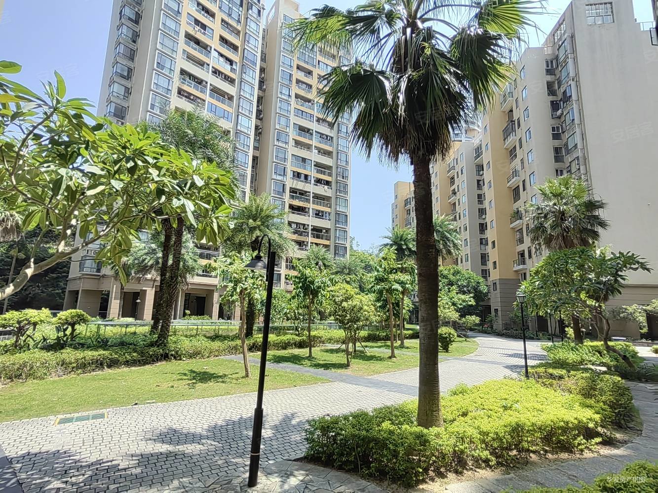 珠海市区中心位置柠溪御龙山庄电梯精装修少放三房户型售315万