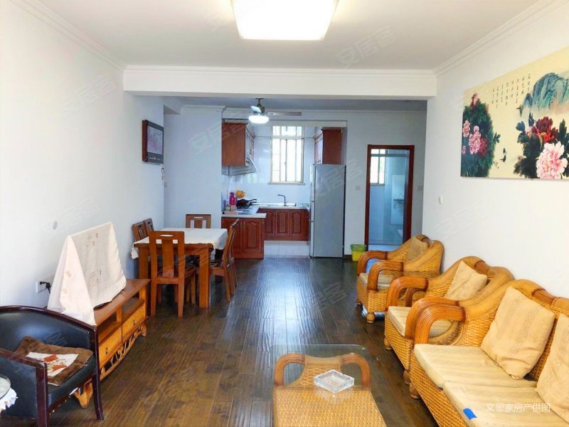 金澄花园二区金澄路3室2厅2卫11539平方米