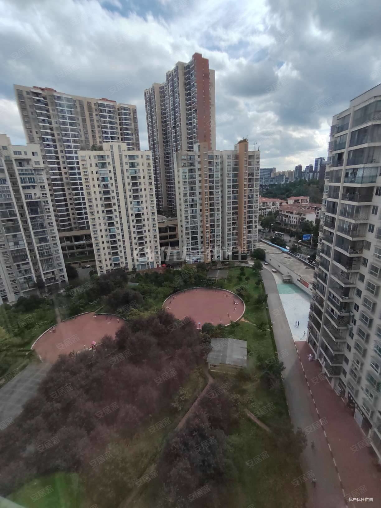 4600单价地铁口南湖郡二期毛坯房联系我看房