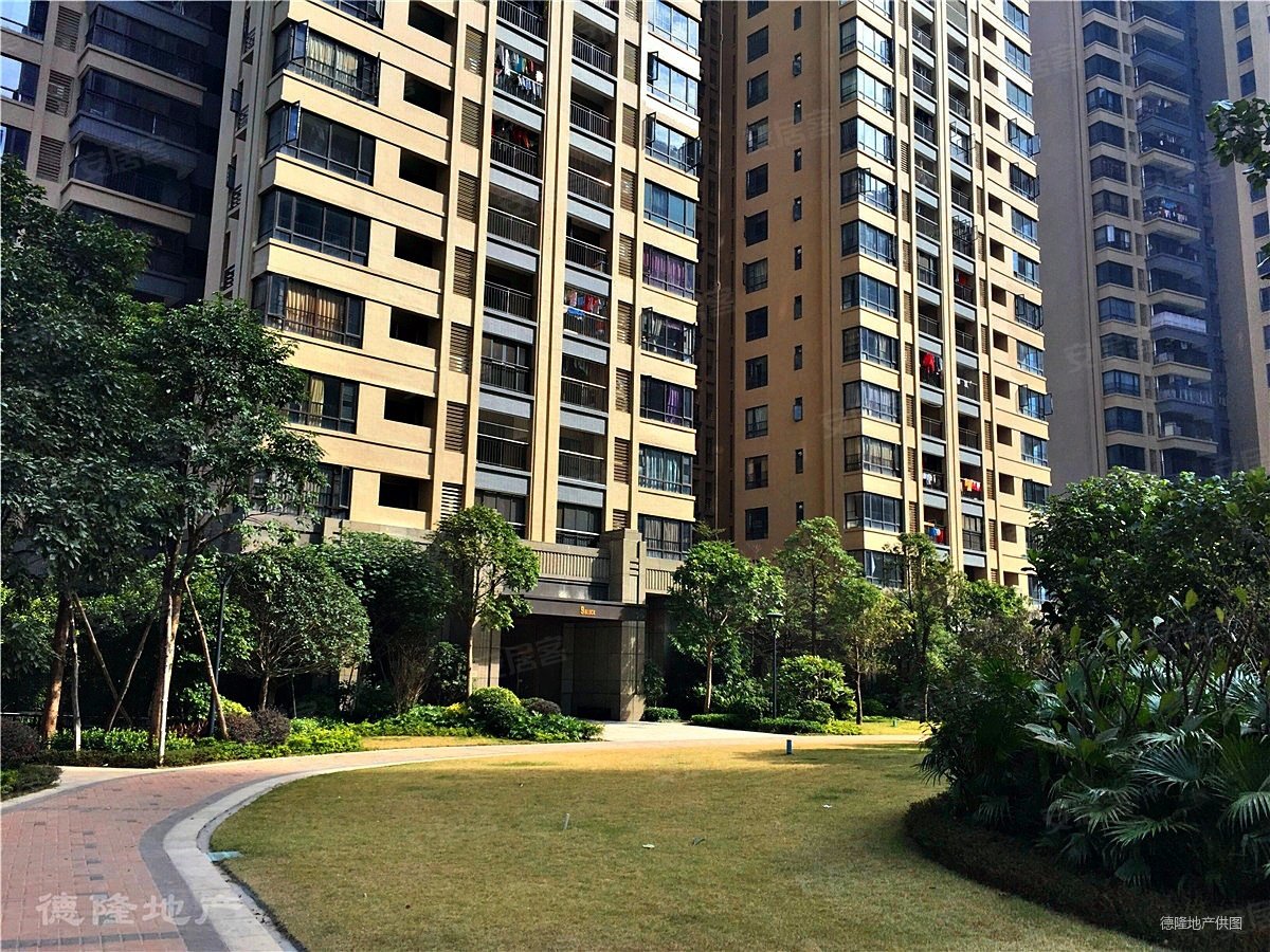 陈村绿地国际花都精装两房两厅一卫室内保养好低于市场价