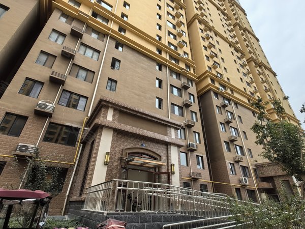 保定莲池河北小学领秀紫晶城市中心紫晶城 超便宜的电梯好房 无可挑剔