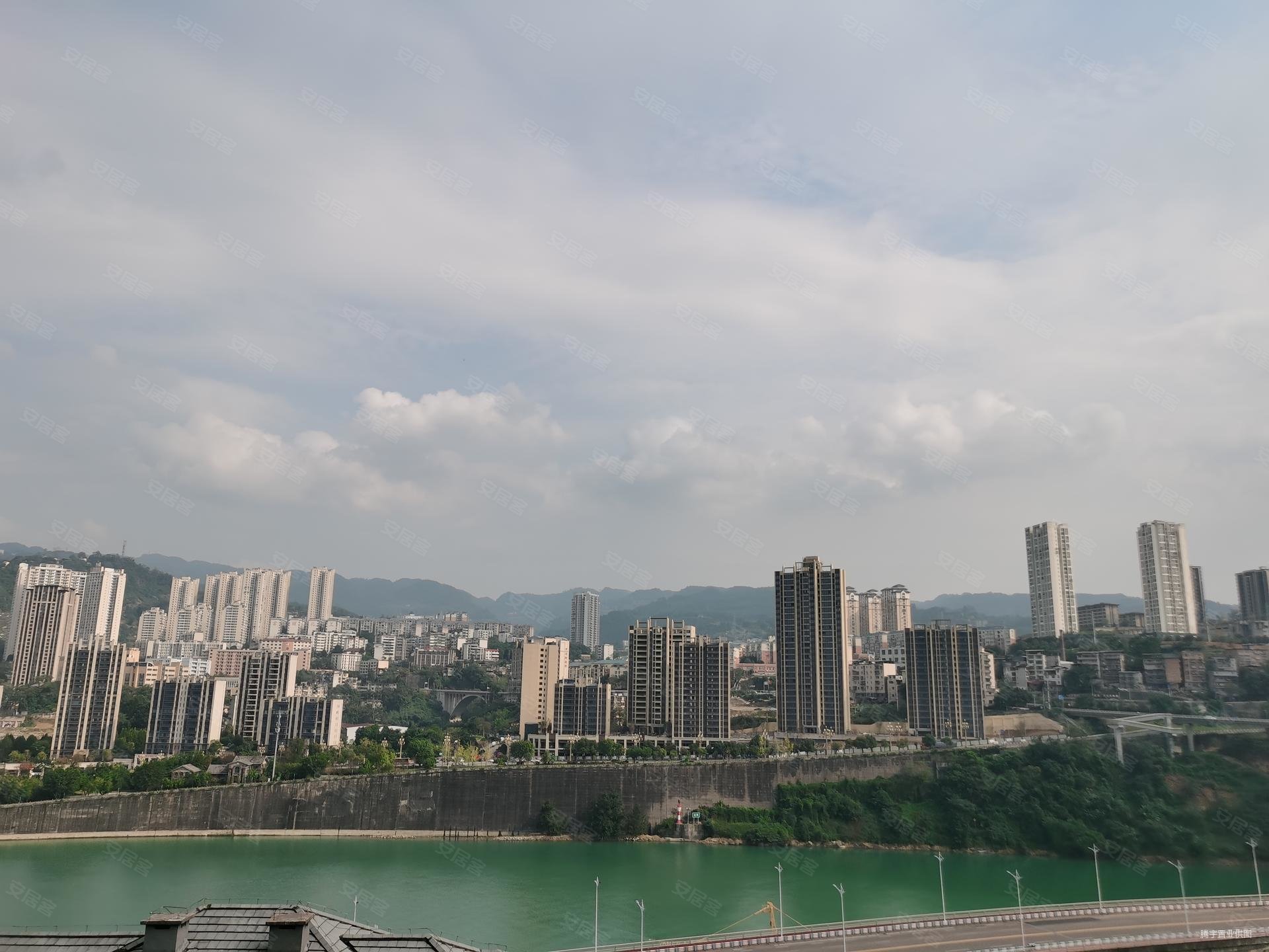 琨洲观澜3室2厅2卫89.99㎡南北69万
