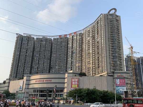南宁西乡塘大学东路世贸西城广西大学地铁口精装一房一厅!