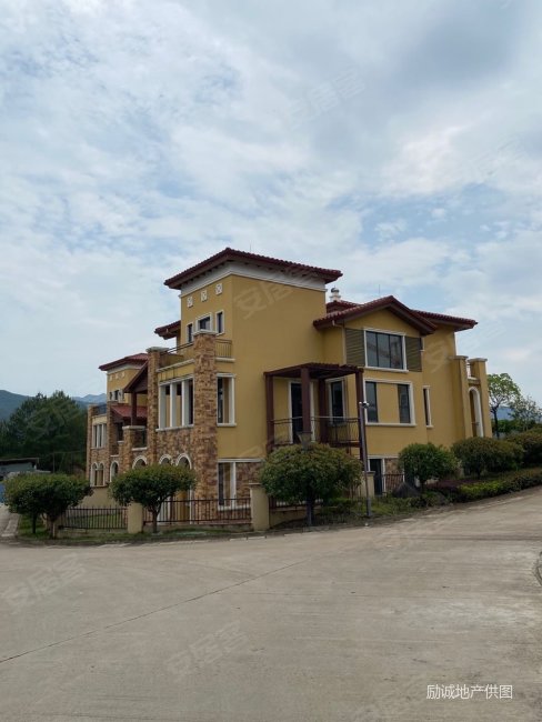 急售三姑度假区高端伴山别墅区 独栋 占地面积大 可做会所民宿,武夷山