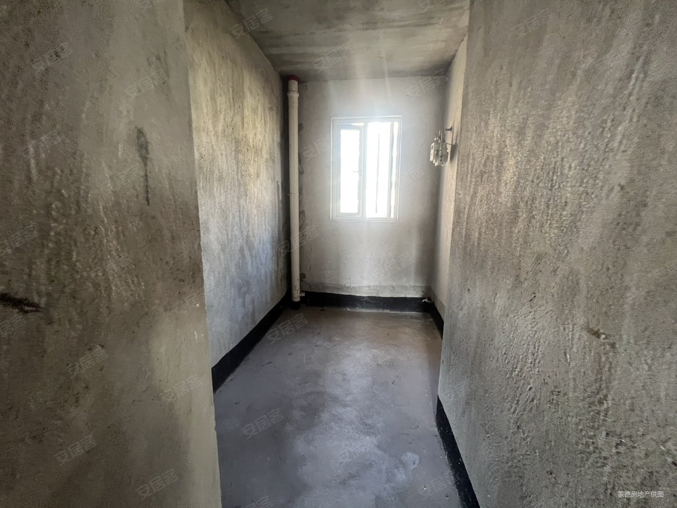 中冶黄石公园3室2厅2卫134.41㎡南北68万