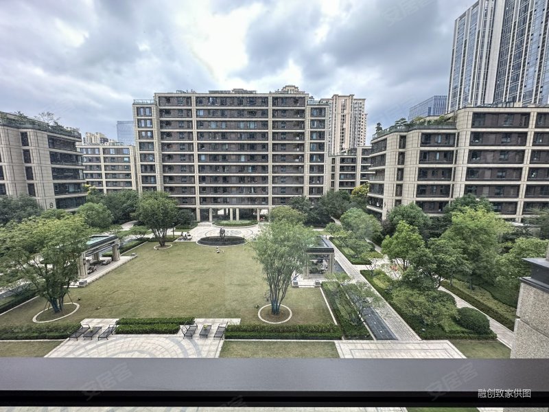 融创合肥壹号院4室2厅2卫140㎡南北680万