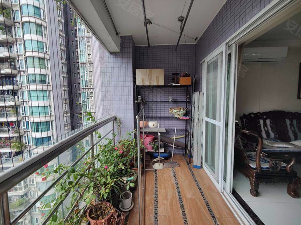 广州越秀中山路富力东堤湾杨箕东堤湾花园小区 西南向大三房两卫 拎包