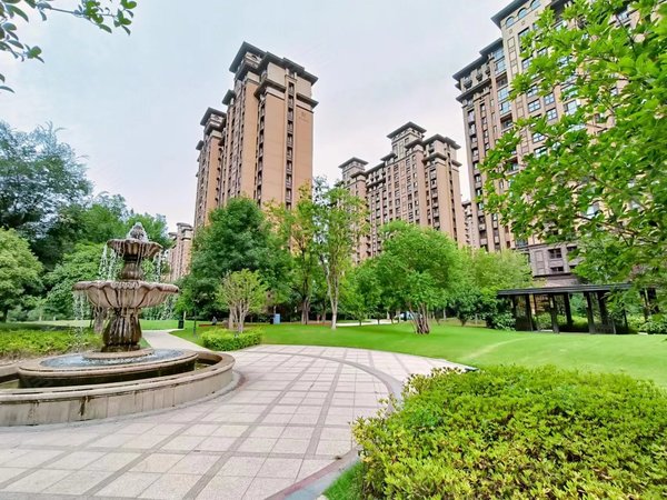 郑州荥阳荥阳城区清华大溪地10号院房东自住型装修,实拍照片,实地拍摄