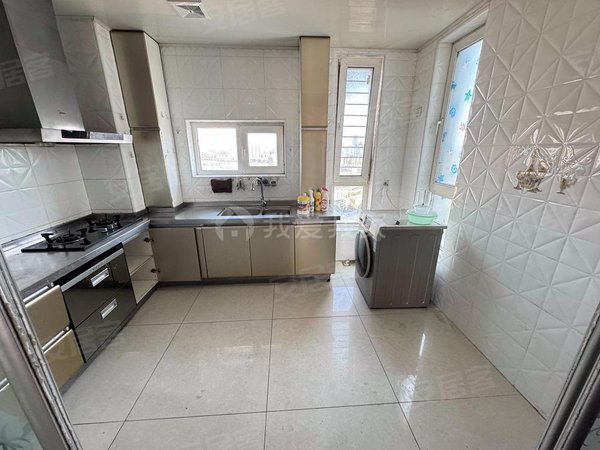 北京通州通州北苑天时名苑(紧挨北苑城铁,万达旁)天时名苑,两居室,带