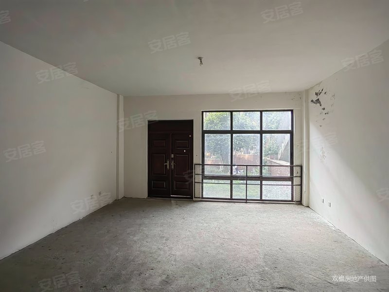 地铁旁的叠拼别墅下叠带花园独立车库户型好诚心卖