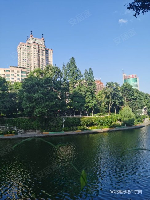 天利广场3室2厅2卫146㎡南北69.8万